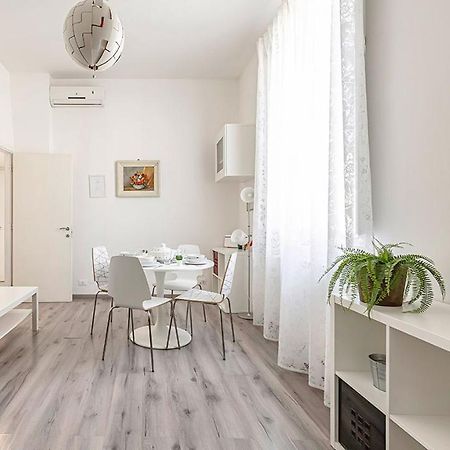 Coliseum View - Diana'S House By Rentbeat Appartement Rome Buitenkant foto